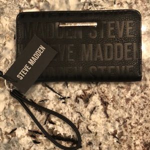 Brand New Steve Madden Wristlet